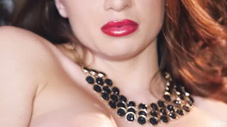 Veronica Vain glamorous MILF solo porn video