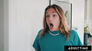 Little Puck shocked MILF tease xxx video